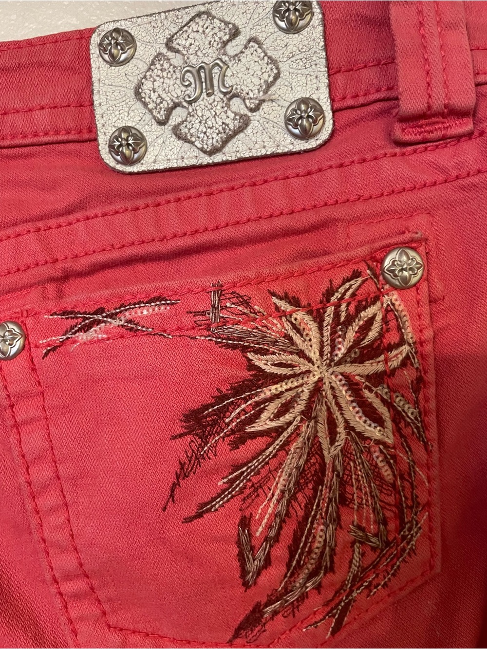 MISS ME Women’s Coral Embroidered Pocket Jeans Y2K